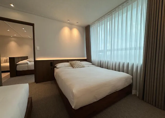 Maison 9 - Hongdae *